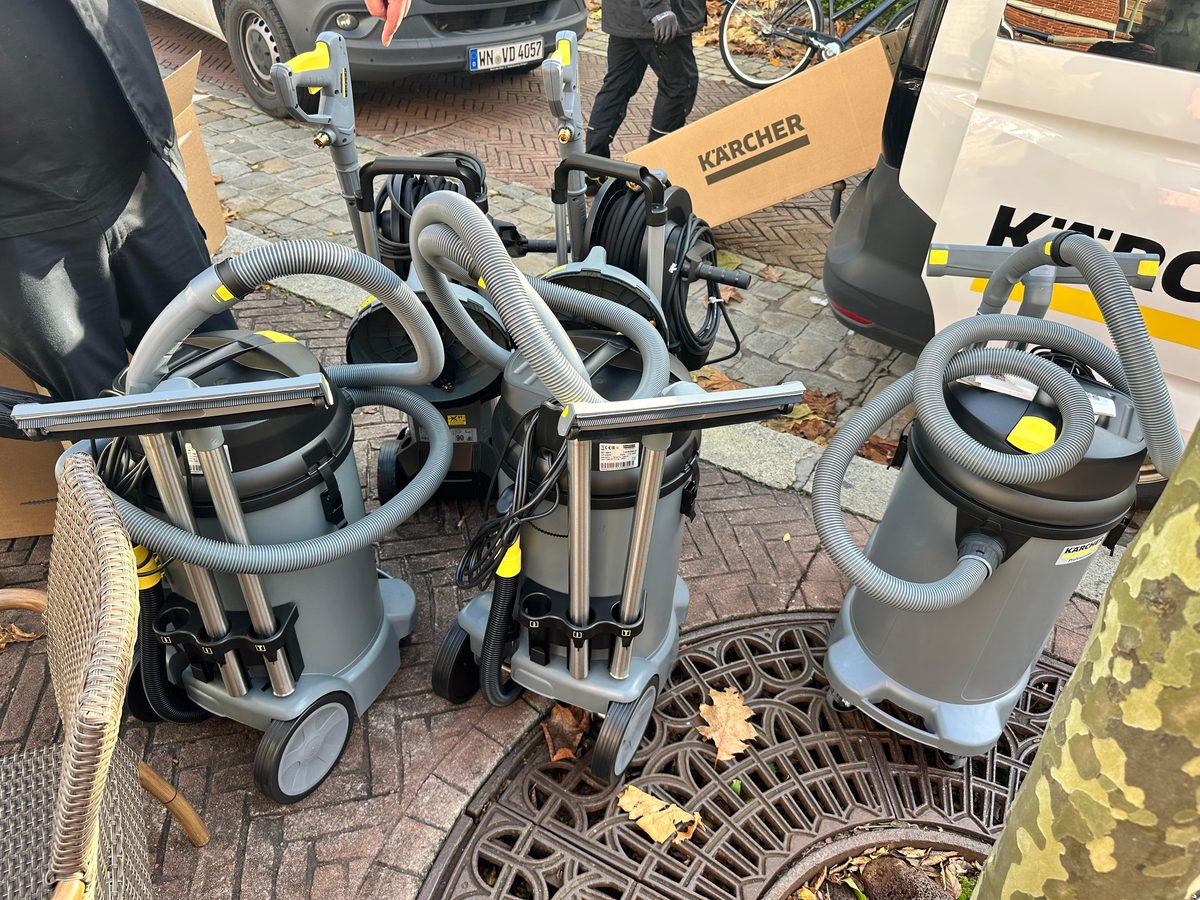 Flotte professioneller Nass-Sauger
